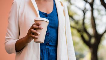 si usas vaso reutilizable, lavalo asi: el truco casero clave para eliminar las bacterias que te enferman si usas vaso reutilizable, lavalo asi: el truco casero clave para eliminar las bacterias que te enferman