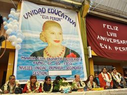 confunden a evita con nacha guevara en un homenaje en bolivia confunden a evita con nacha guevara en un homenaje en bolivia