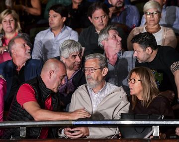 Moyano con dirigentes kirchneristas y peronistas