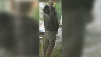 desagradable: matias martin hizo pis en una playa de punta del este desagradable: matias martin hizo pis en una playa de punta del este