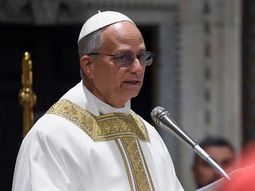 En plena avanzada de Milei contra periodistas, el papa León XIV pidió poner fin a su persecución