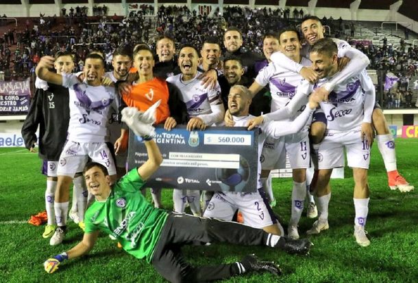 Villa Dalmine eliminó a la UAI Urquiza y está en dieciseisavos de final