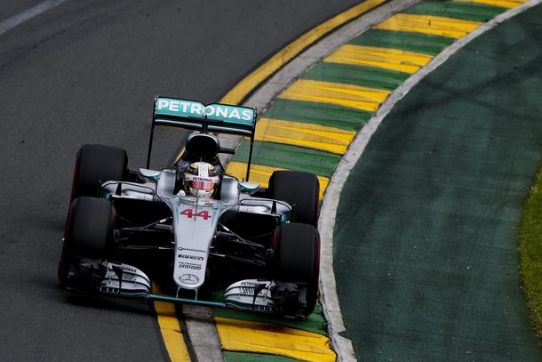 No se detiene ni en 2016: Hamilton logró la pole en Australia