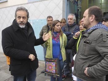 Docentes dejan a miles de alumnos sin clases por un polémico paro