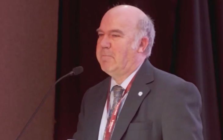 El secretario de Agricultura se enojó porque nadie lo aplaudió y reclamó más flow