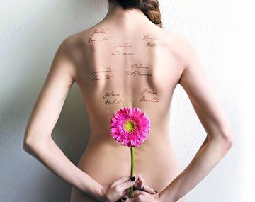 Cristina Pérez le puso el cuerpo a la tapa de su libro