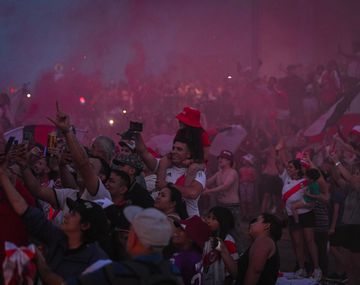 Impresionante recibimiento de los hinchas de River en Córdoba para las semis