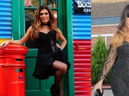 Flor de la V disparó contra Moria Casán. Flor de la V disparó contra Moria Casán.