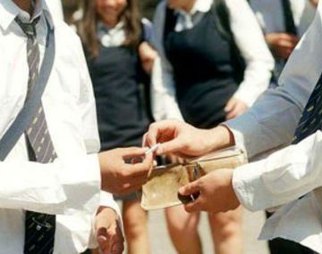 Lo detienen por vender droga en cerca del colegio