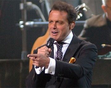 Notifican a Luis Miguel de la demanda que le inició su ex Aracely Arámbula