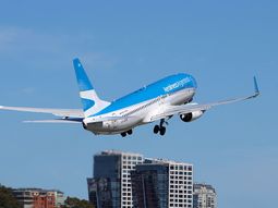 Aerolíneas Argentinas incorporará más frecuencias con el principal balneario uruguayo para la temporada alta. Aerolíneas Argentinas incorporará más frecuencias con el principal balneario uruguayo para la temporada alta.