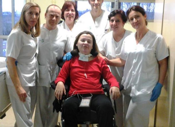 Aerolíneas Argentinas trae gratis desde España a una paciente argentina parapléjica