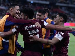 De visitante, Lanús le ganó 2-1 a Liga de Quito por los octavos