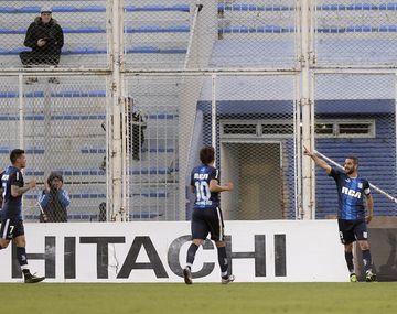 El Racing de Zielinski aplastó a Vélez