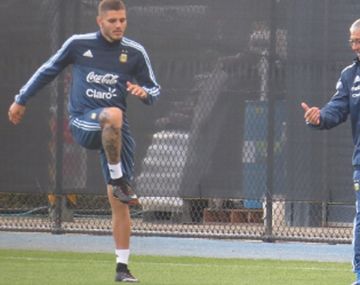 El delantero se movió diferenciado recuperándose de su lesión (foto: AFA)