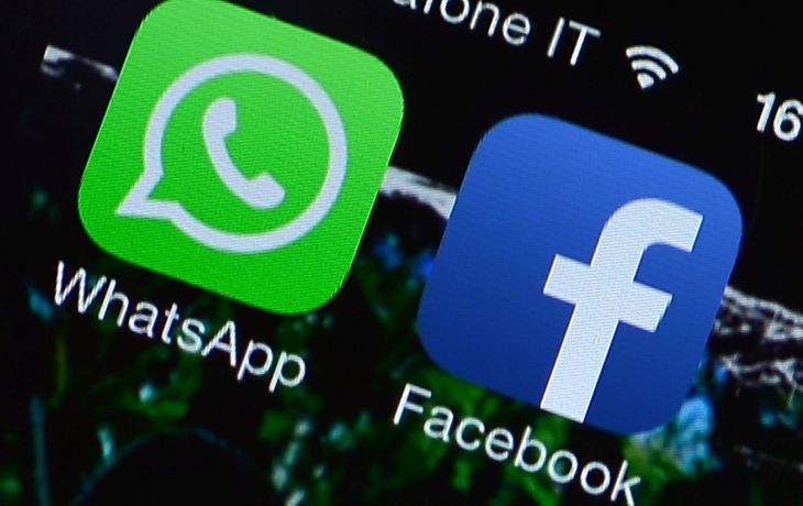 Detienen a 16 personas tras revisar sus WhatsApp