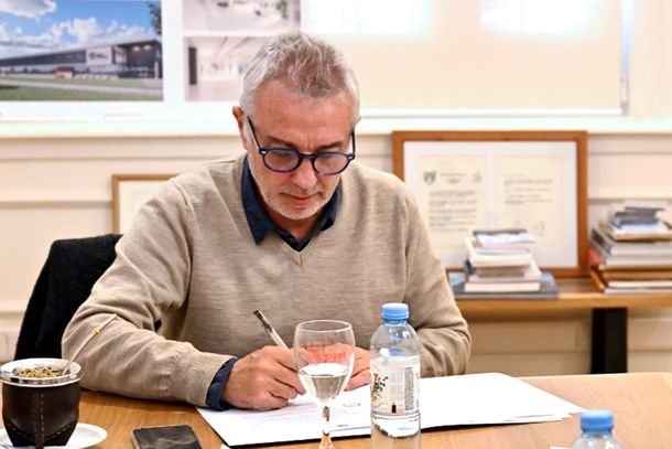 Julio Zamora promulgó una ley pionera contra la pirotecnia en la Provincia.&nbsp;