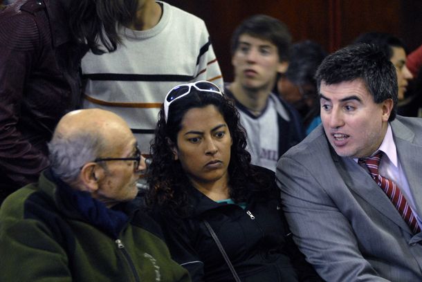 Ella quedó ciega, él terminó condenado, otros 14 deberían pagar