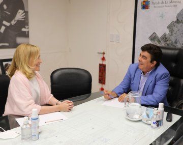 Espinoza y Gvirtz se reunieron para coordinar la agenda educativa de 2022 y anunciaron la entrega de 38 mil tablets del municipio