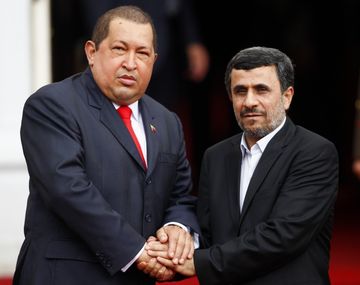 Ahmadinejad ya se encuentra en Caracas para asistir al velatorio