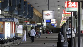 Terminal de Retiro con poca gente Terminal de Retiro con poca gente