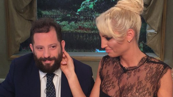 vicky xipolitakis y jose ottavis, a los besos en la mesa de mirtha legrand vicky xipolitakis y jose ottavis, a los besos en la mesa de mirtha legrand