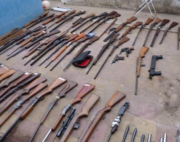 Tenía todo un arsenal en su casa y fue detenido