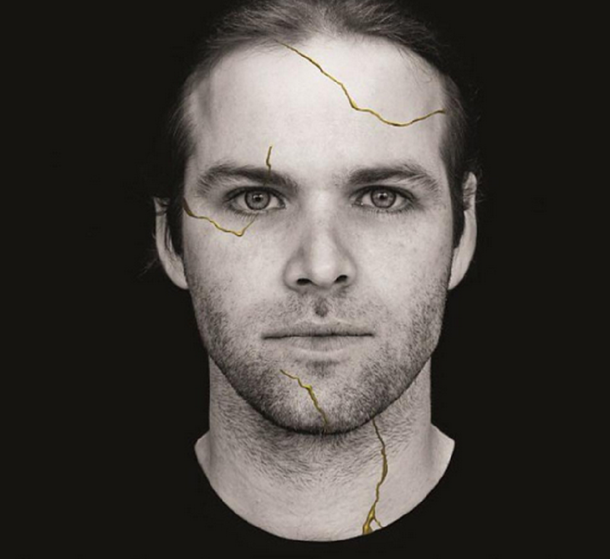 Benjamín Amadeo presentó la tapa de su disco y Lali salió a bancarlo una vez más