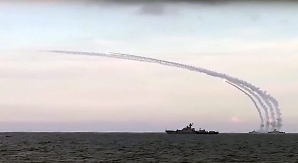 Rusia difundió un video de los ataques con misiles contra Siria