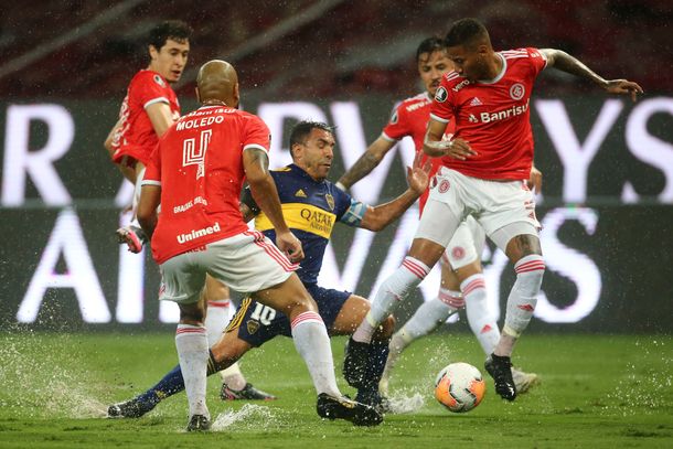 Boca le ganó a Internacional en Brasil