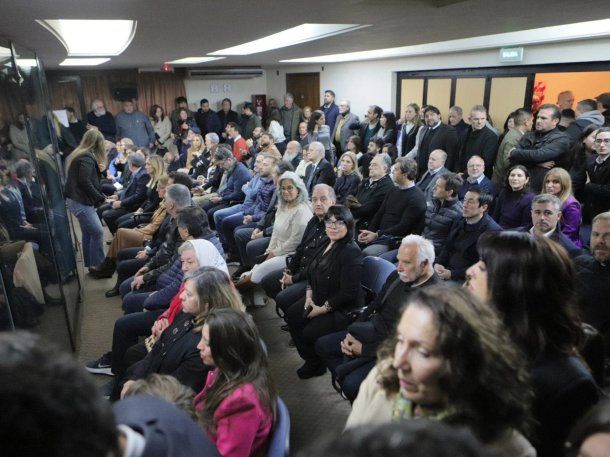 Qué dirigentes acompañaron a Cristina Kirchner en Comodoro Py