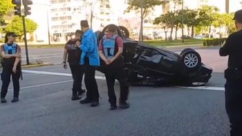 choque multiple y vuelco en la 9 de julio y santa fe dejo tres heridos choque multiple y vuelco en la 9 de julio y santa fe dejo tres heridos