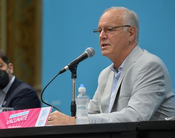 Analizan restringir aún más los vuelos a Brasil por el rebrote de casos de coronavirus