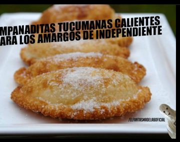 Los clásicos afiches con cargadas para el Rojo