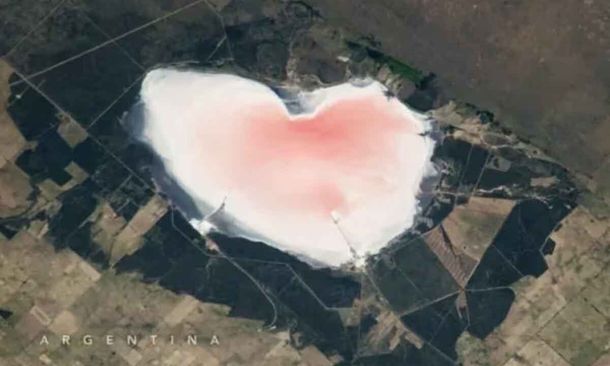 La NASA sorprendió con una foto de una laguna de Argentina por su increíble forma.