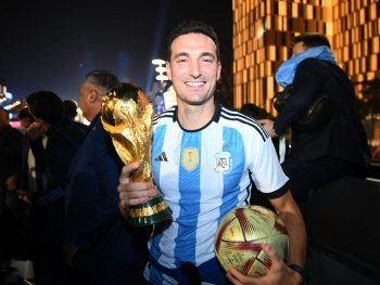 Agotada: furor por la camiseta de la Selección con las tres estrellas