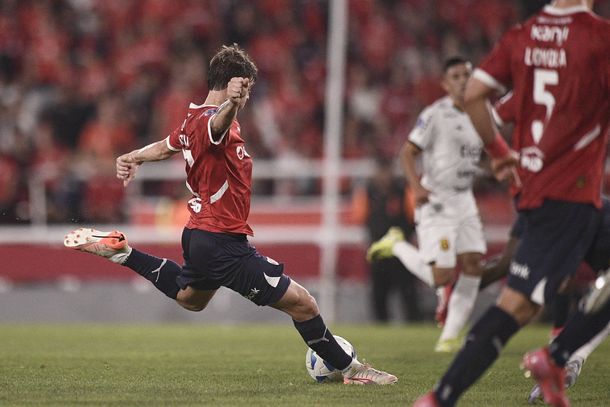 Independiente venció a Guaraní y pasó a liderar su grupo de la Copa Sudamericana a una fecha del final