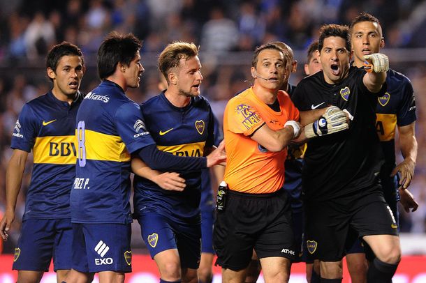 La polémica jugada del Racing-Boca: ¿Fue penal?