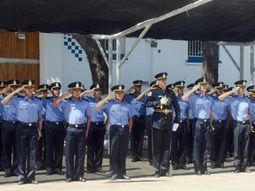 Mujer ocultó su embarazo y dio a luz tras un entrenamiento policial