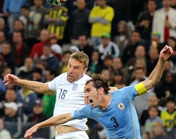 Godín resalta la garra: Ganamos a lo Uruguay