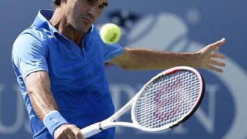 federer arranco con un triunfo y chocara con un argentino federer arranco con un triunfo y chocara con un argentino