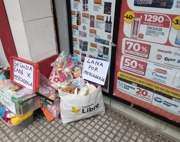 Club del Trueque forzado por la pobreza en Las Cañitas