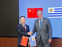 El titular del MGAP, Fernando Mattos, continúa las negociaciones en China para aumentar las cuotas de exportación uruguaya. El titular del MGAP, Fernando Mattos, continúa las negociaciones en China para aumentar las cuotas de exportación uruguaya.