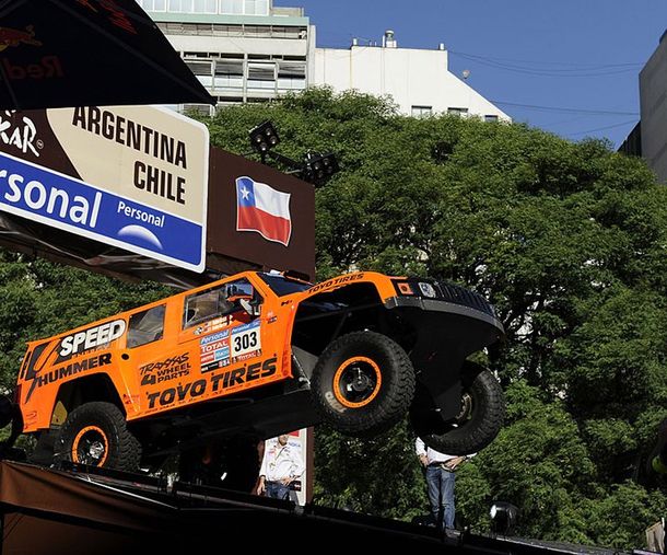 Robby Gordon saltando
