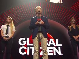 macri se lamento por no poder bailar con shakira y sorprendio con su ingles macri se lamento por no poder bailar con shakira y sorprendio con su ingles
