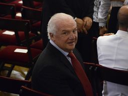 Fernando Niembro en su última aparición pública el día de la asunción de Mauricio Macri Fernando Niembro en su última aparición pública el día de la asunción de Mauricio Macri