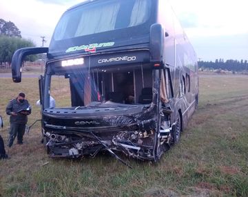 Tragedia en Ruta 9: un micro chocó con un auto y hay al menos tres muertos