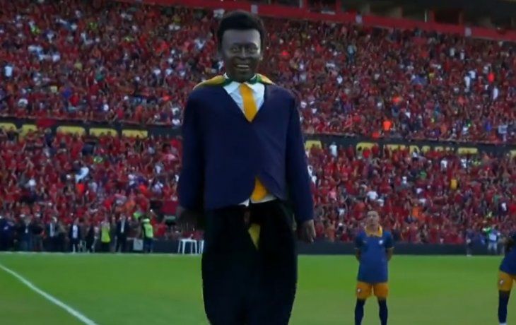 Video: quisieron homenajear a Pelé y provocaron una catarata de memes