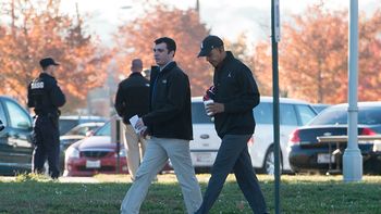 El presidente Obama en la base militar, donde jugó al basquetbol El presidente Obama en la base militar, donde jugó al basquetbol