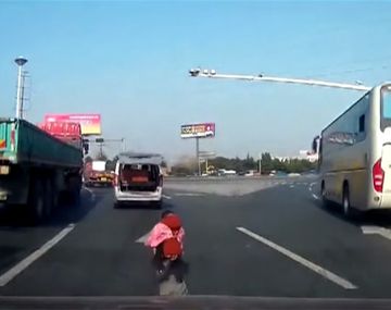 VIDEO: Viajaban en una camioneta